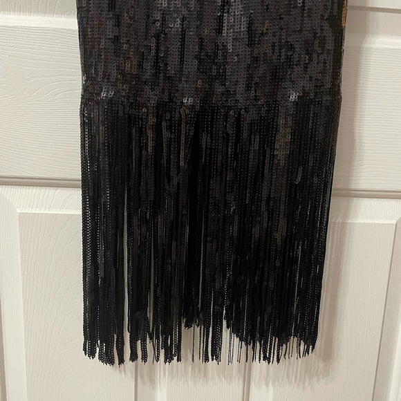 Sleeveless sequins dress - Picture 8 of 9